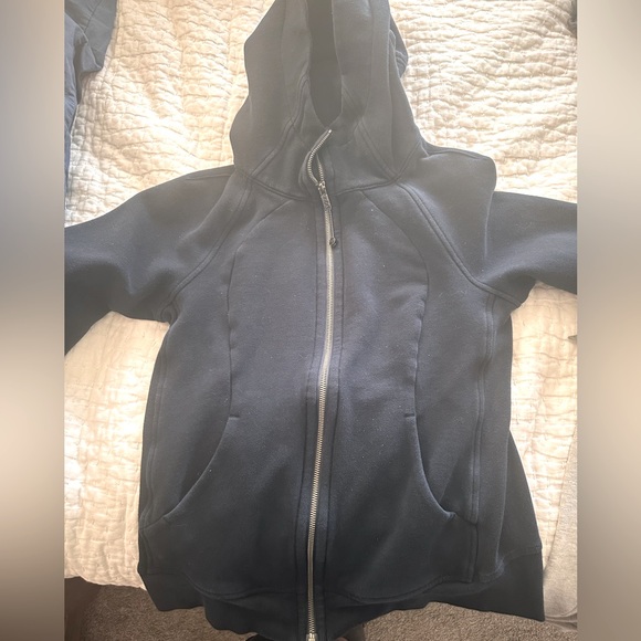 Lulu lemon Jacket 
Navy 
Size 8 
Worn a few times 
In great condition!! - Picture 1 of 5